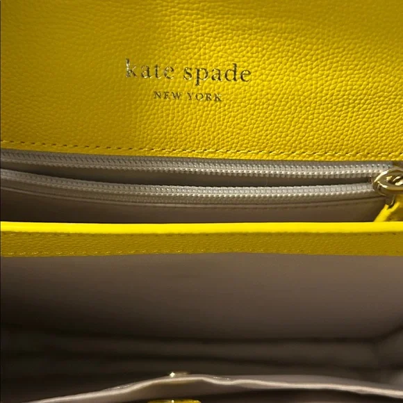 Kate Spade Locked Large Flap shoulder Bag in Pebbled Leather - Picture 8 of 11